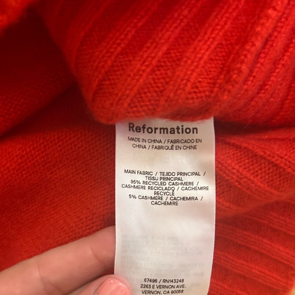 Reformation Cashmere Sweater Red - Picture 3 of 4